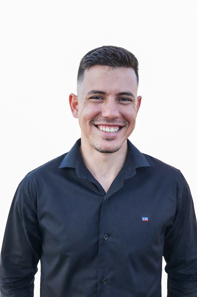 Lucas M Robredio